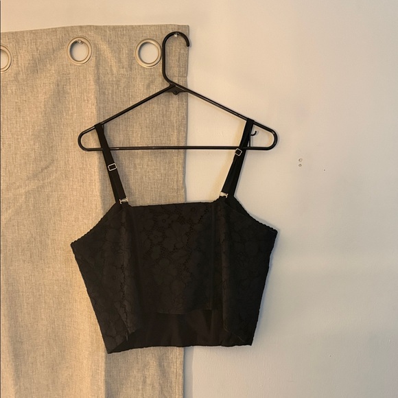 Express Black Lace Crop Top - Picture 3 of 3